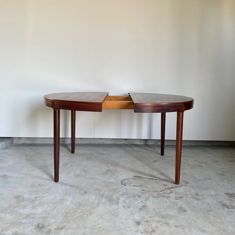 【Vintage】Rosewood Extension Dining Table | by Harry Østergaard