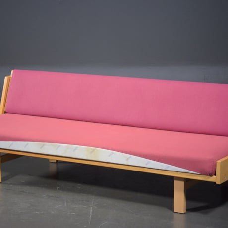 GE258 Day Bed Beech