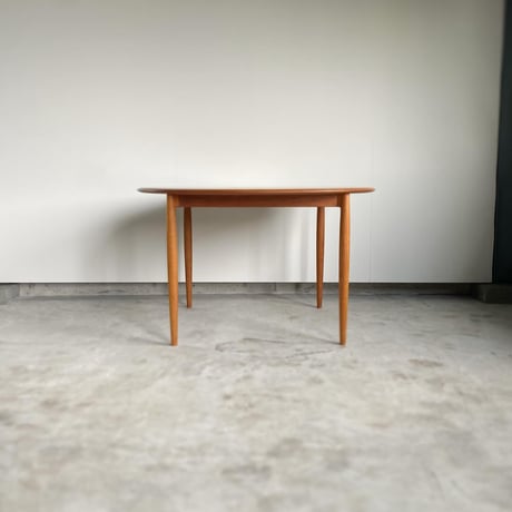 【受注生産品】Universe Dining Table（ユニバースダイニングテーブル）｜Kai Kristiansen × 宮崎椅子製作所