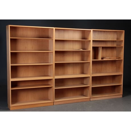 Model 144 Shelf Oak  by Børge Mogensen