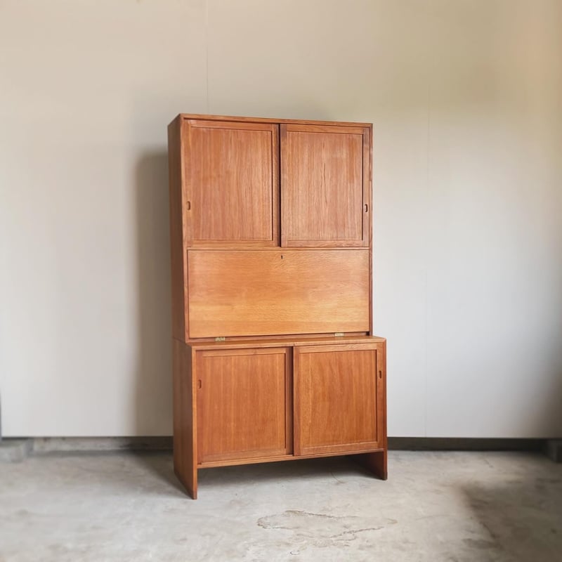 Hans J. Wegner RY 16 ビューロー&スライドキャビネット オーク Hans J. Wegner RY 16 ビューロー&スライドキャビネット オーク