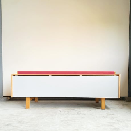 GE258 Day Bed Beech
