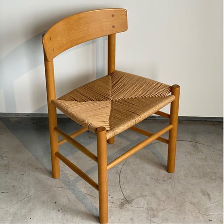J39 / オーク  by Børge Mogensen