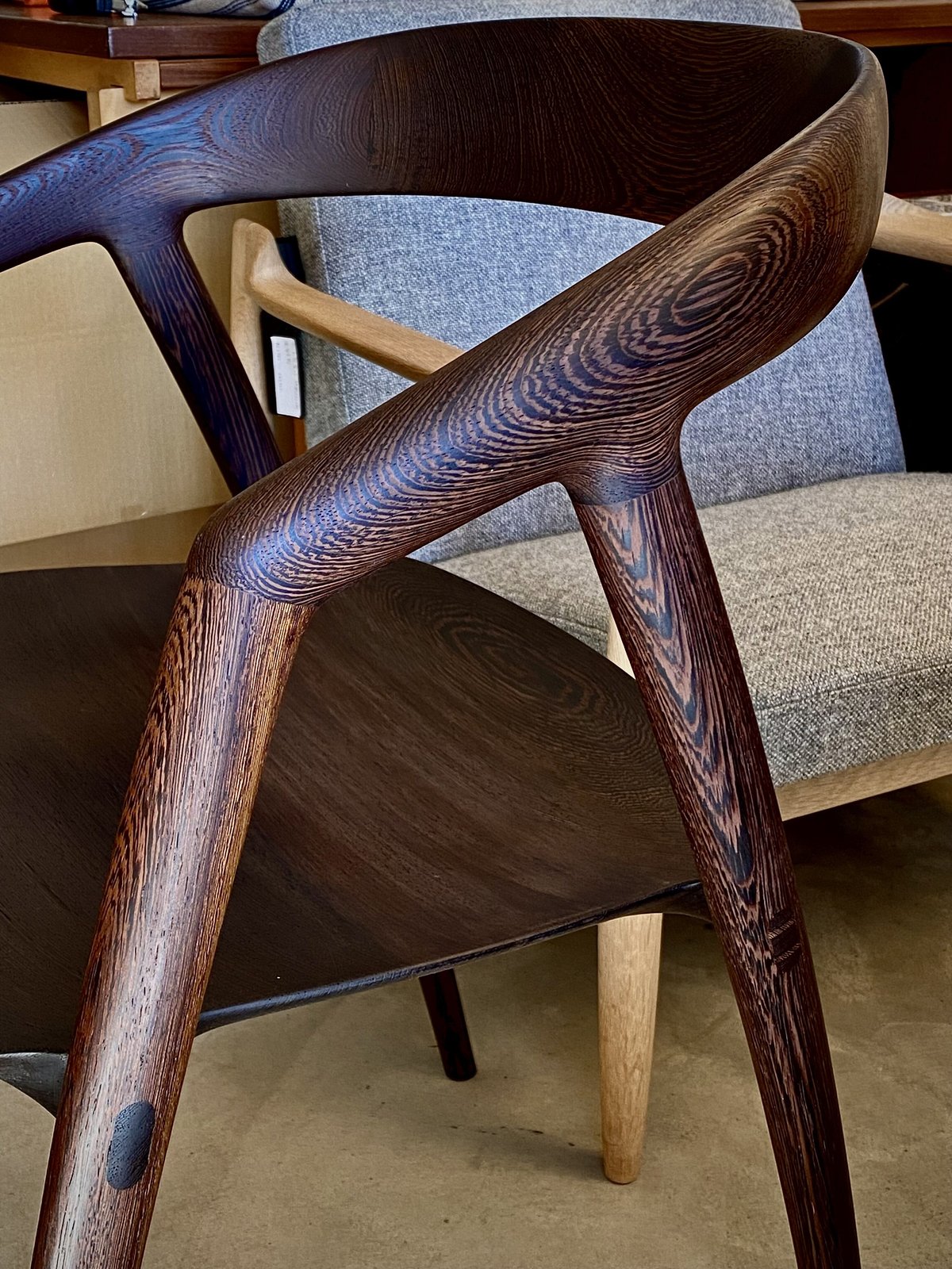 展示在庫品 / 最終案内】DC09 Dining Chair｜WENGE — 宮崎椅子製作所