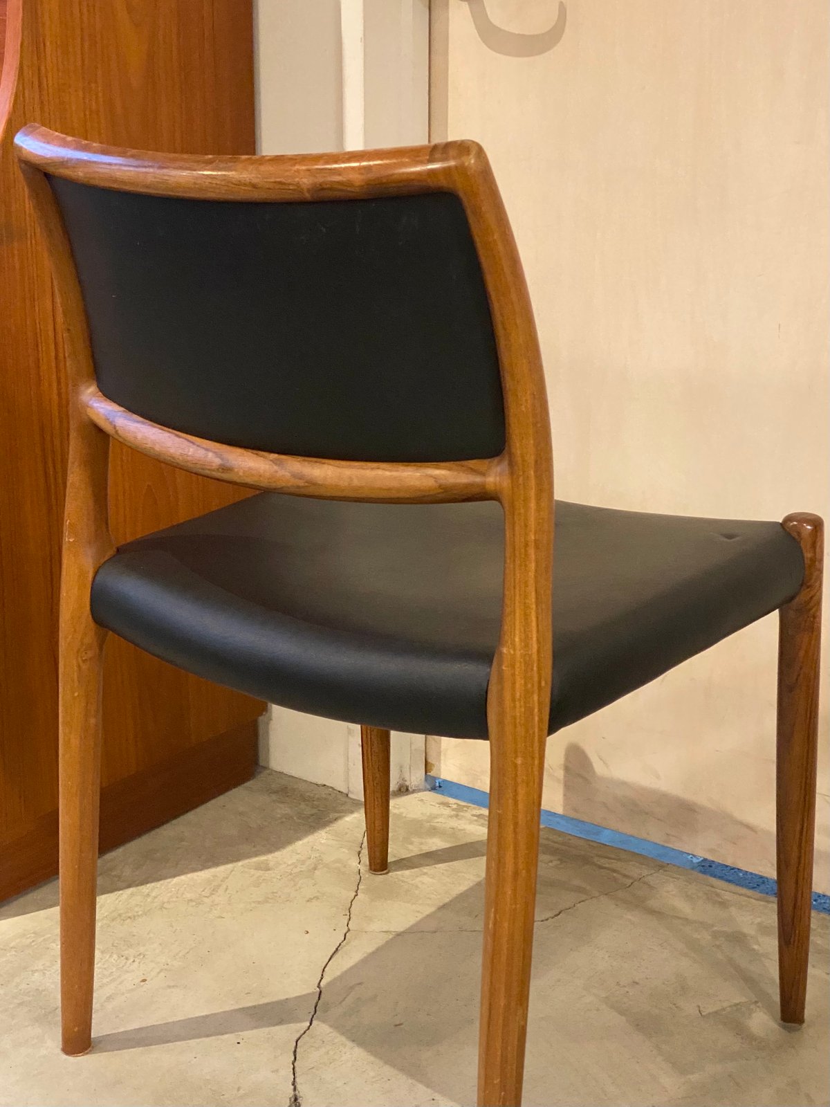 デンマークJ.L.Mollerデザイナーズチェア〈NO.80〉 デンマークの老舗家具工房、愛され続ける“J.L. Møllers”(ジェイエルモ