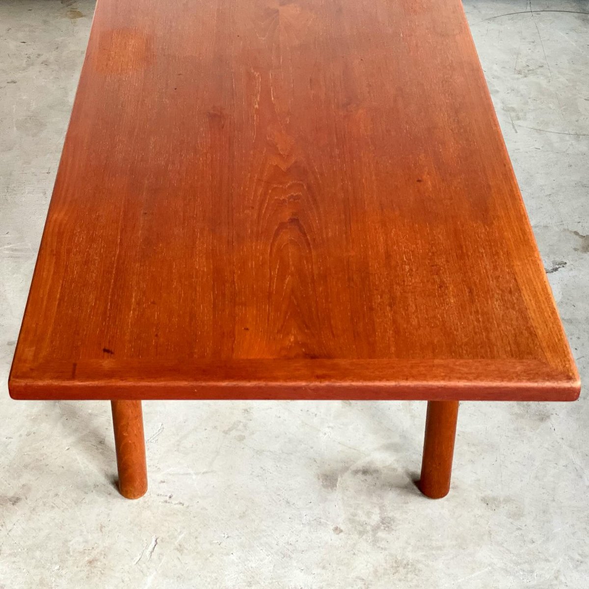 コーヒーテーブル AT12 チーク/オーク by Hans J Wegner | THE N コーヒーテーブル AT12 チーク/オーク by Hans J Wegner | THE N