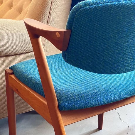 【受注生産品】Dining Chair No.42 | Black Cherry × Hallingdal 65 (Color 890)