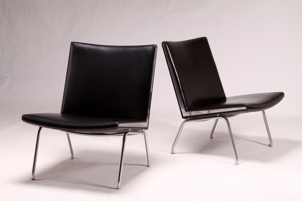 H. J. Wegner. Pair of Airport chairs, model AP4 H. J. Wegner. Pair of Airport chairs, model AP4