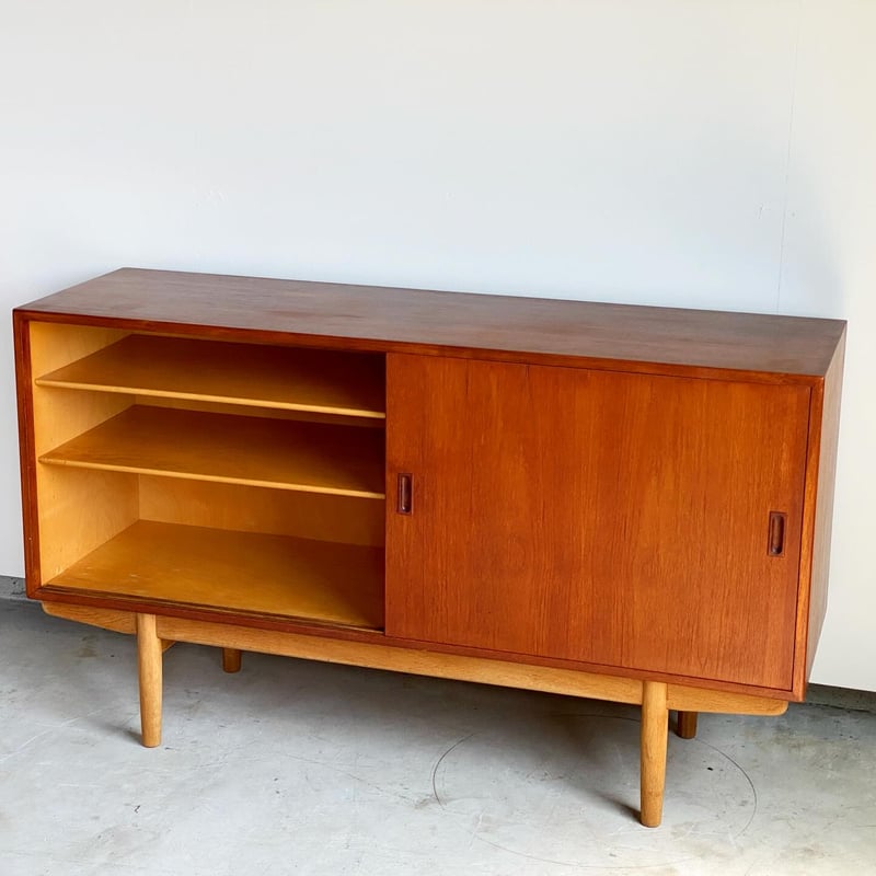 Side Board by Børge Mogensen | THE NORDISK CIRKUS