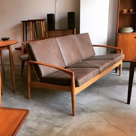 【受注生産品】Paper Knife Sofa 3P | Black Cherry × Sørensen Leather "Dune"L5