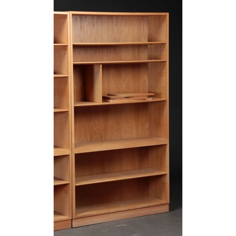 Model 144 Shelf Oak  by Børge Mogensen