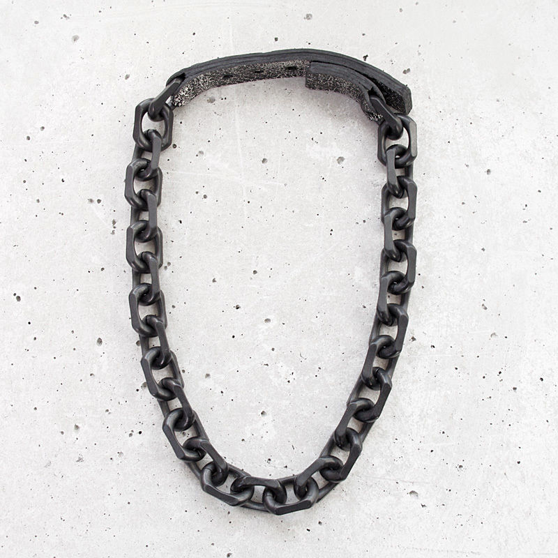 BIG CHAIN & leather short necklace | BLACK TRIA