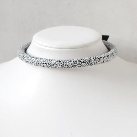 CYLINDRICAL leather choker
