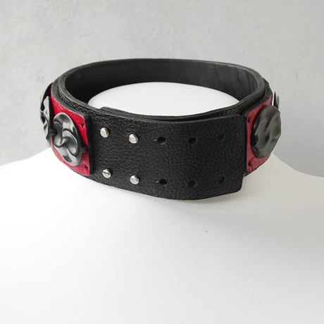 CIRCLE PLATE leather choker