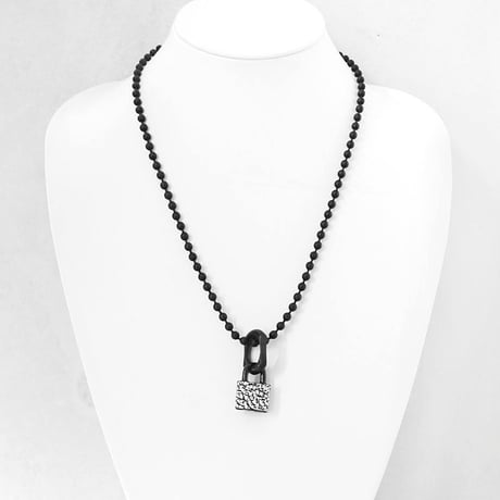 PADLOCK & chain bits short necklace