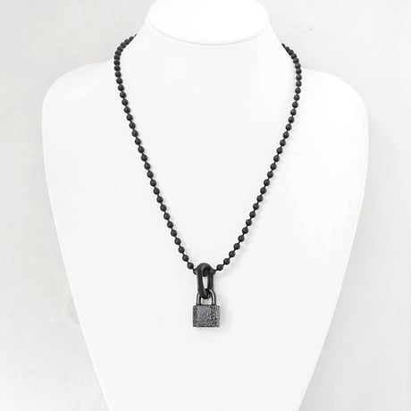 PADLOCK & chain bits short necklace