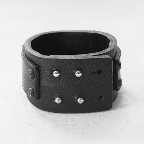 TRIANGLE nascan leather bracelet