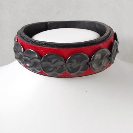 CIRCLE PLATE leather choker