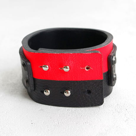 TRIANGLE nascan leather bracelet