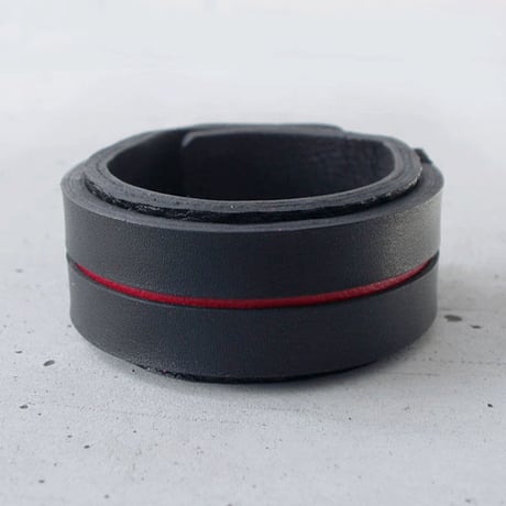 LINE leather bracelet