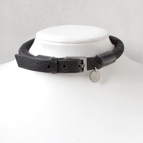 CYLINDRICAL leather choker