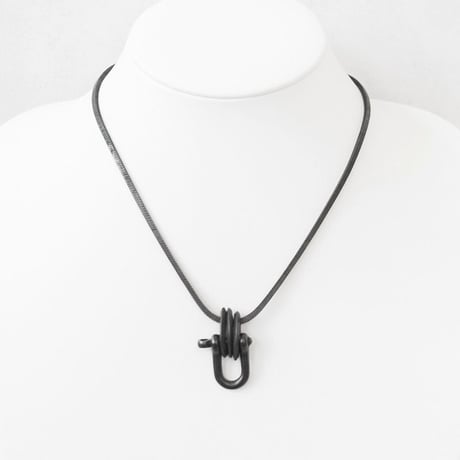 INDUSTRIAL SHACKLE short  necklace