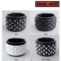 CHECKER PLATE studs leather bracelet
