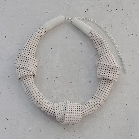 MESH leather short necklace