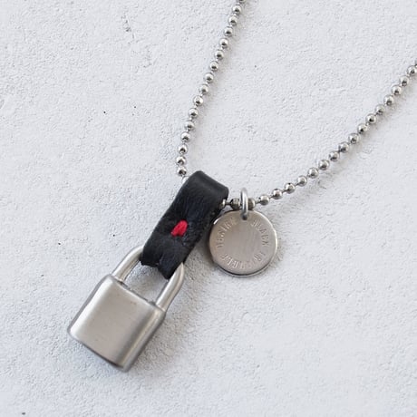 LONG CHAIN padlock necklace