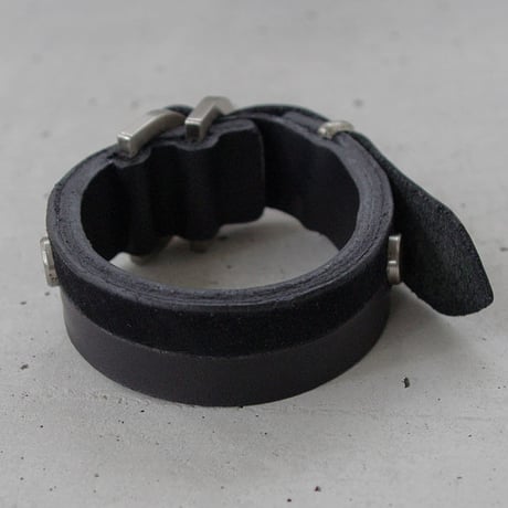 BI COLOR leather D bracelet