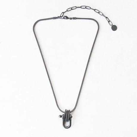 INDUSTRIAL SHACKLE short  necklace