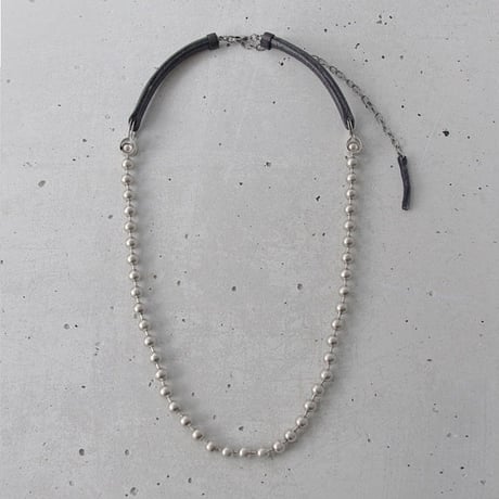 BALL CHAIN & leather middle necklace