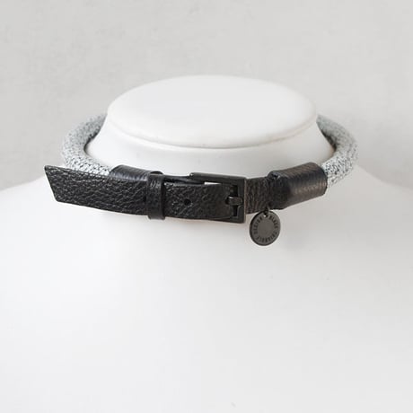 CYLINDRICAL leather choker