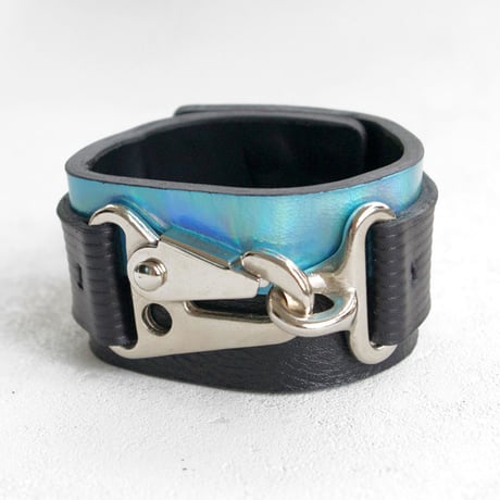 TRIANGLE nascan leather bracelet