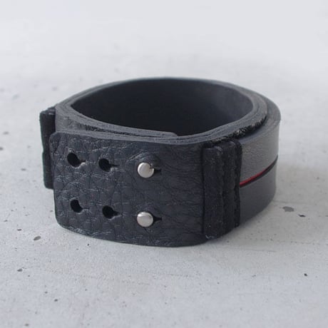LINE leather bracelet