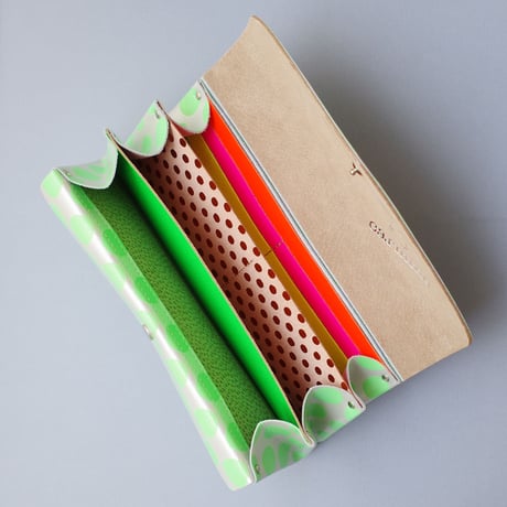 レザーロングウォレット クリアドット ネオングリーン【Leather Long Wallet Clear Dot Neon Green】