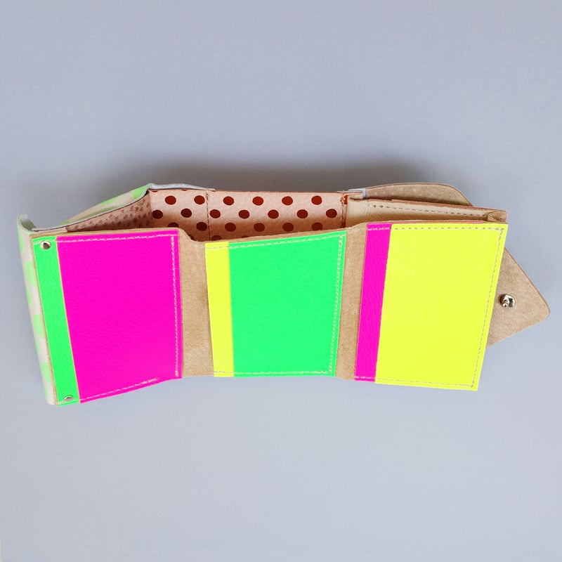 コンパクトウォレットクリアドット ネオングリーン 【Compact Wallet