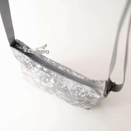 レザーミニサコッシュ ホワイトリキッド  【Leather Mini Crossbody Bag White Liquid】