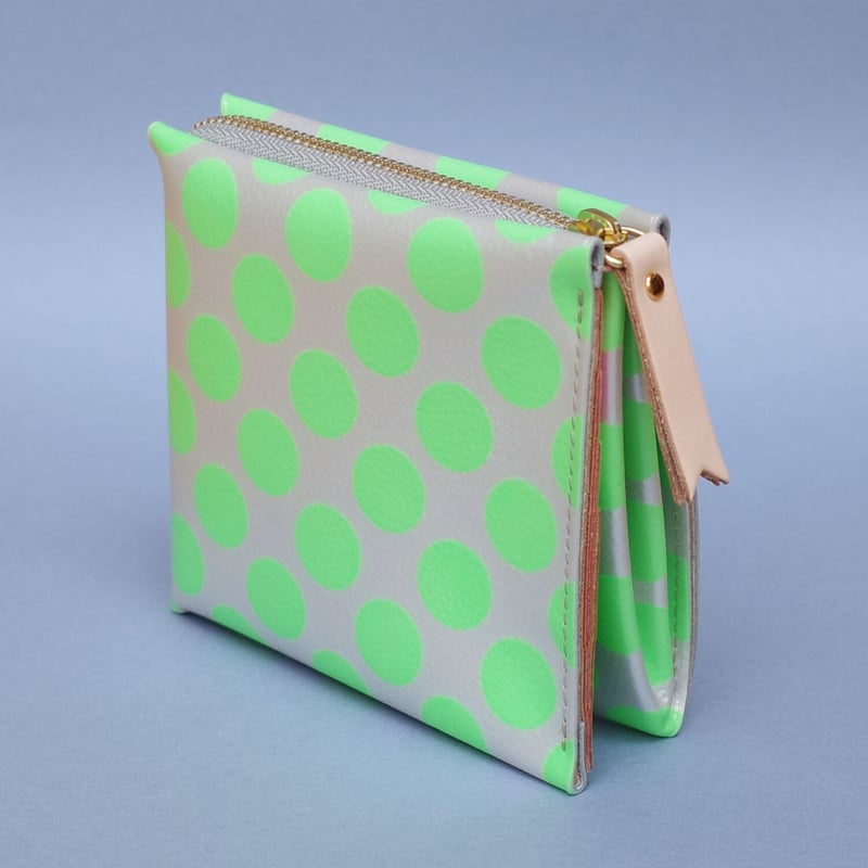 ワンウォレット クリアドットネオングリーン【One Wallet Clear Dot