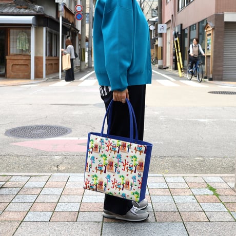 帆布色ネイビーブルー＊ショルダートート【森】（クリーム）