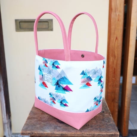 帆布色スモーキーピンク＊Ｌトート【山】(エメラルド）