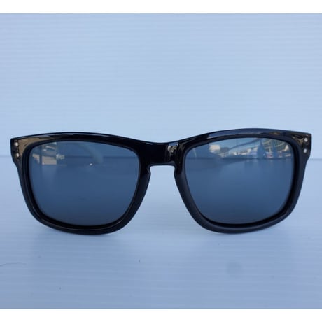 CALUMET TIME  FLOATING POLARIZEDサングラス　ABORIGINAL Black.White