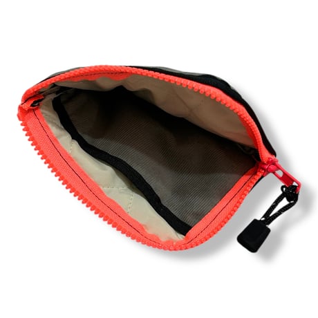 P-POUCH