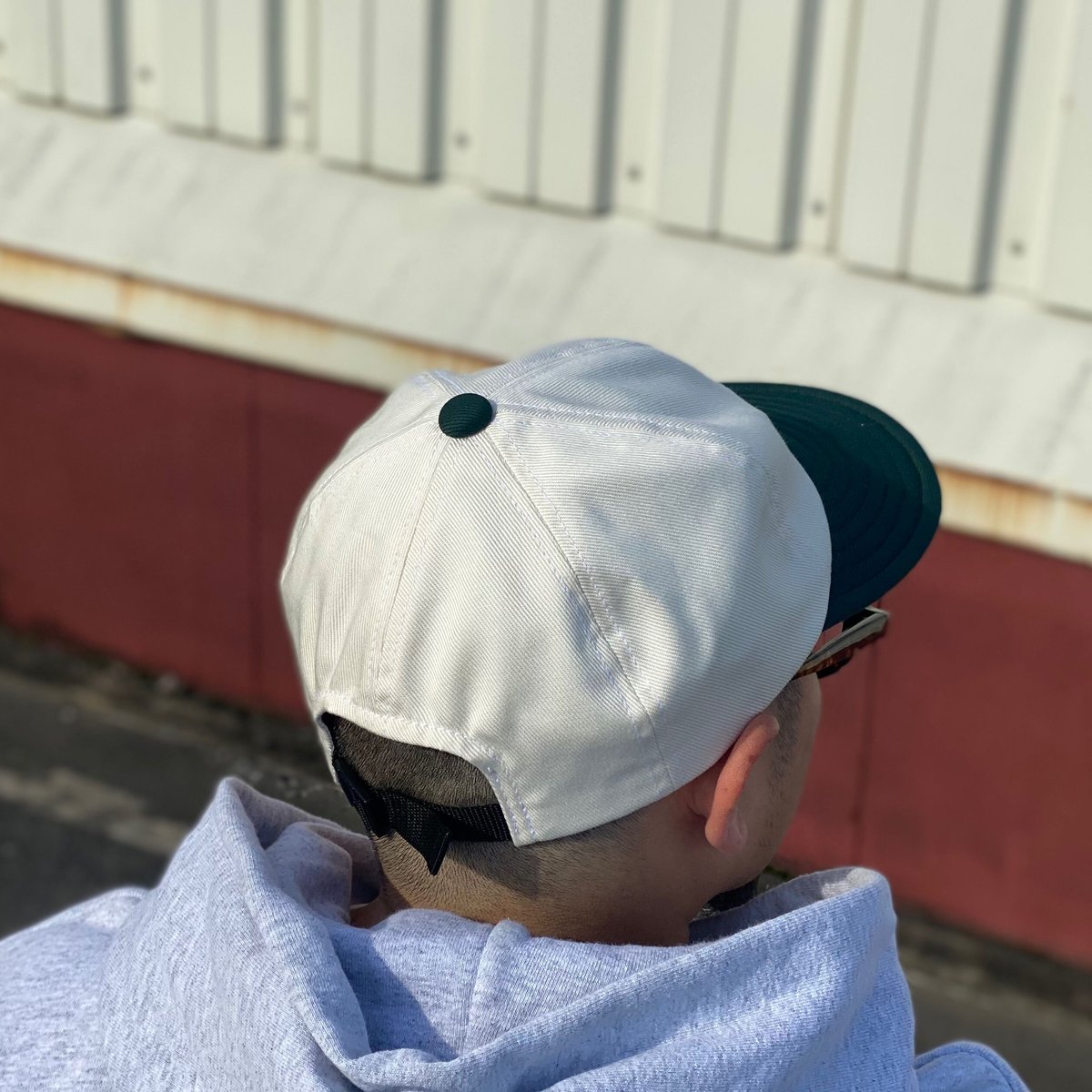 LOW STRAP CAP -OFF WHITE x GREEN- | PICKLES ON