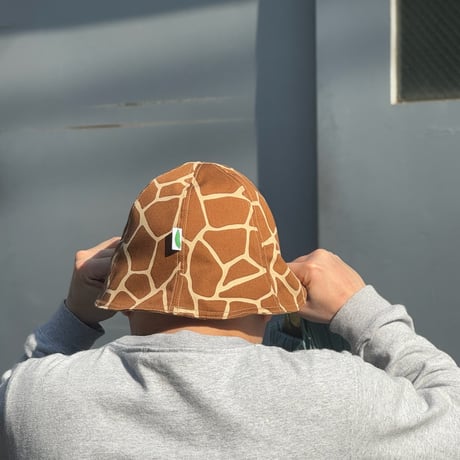 TULIP HAT  ”REVERSIBLE"  ANIMAL CAMO