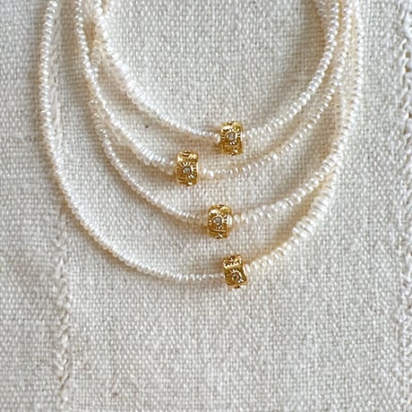3・salt pearl necklace