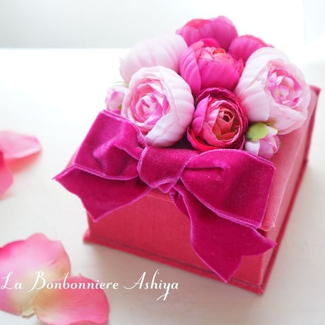 pink bouquet box