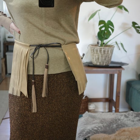 amulet epron (beige ) | SATOKO OISHI