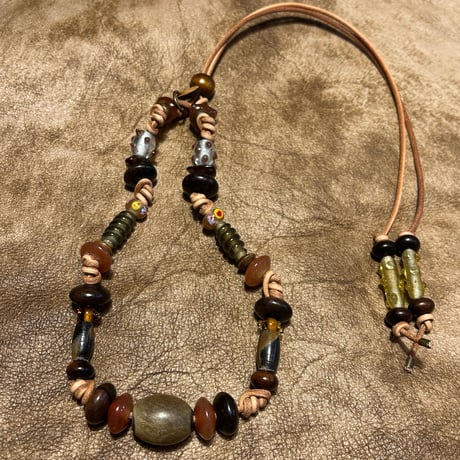 material necklace ⑤