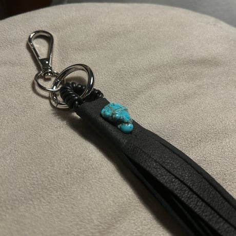 long fringe key holder ②